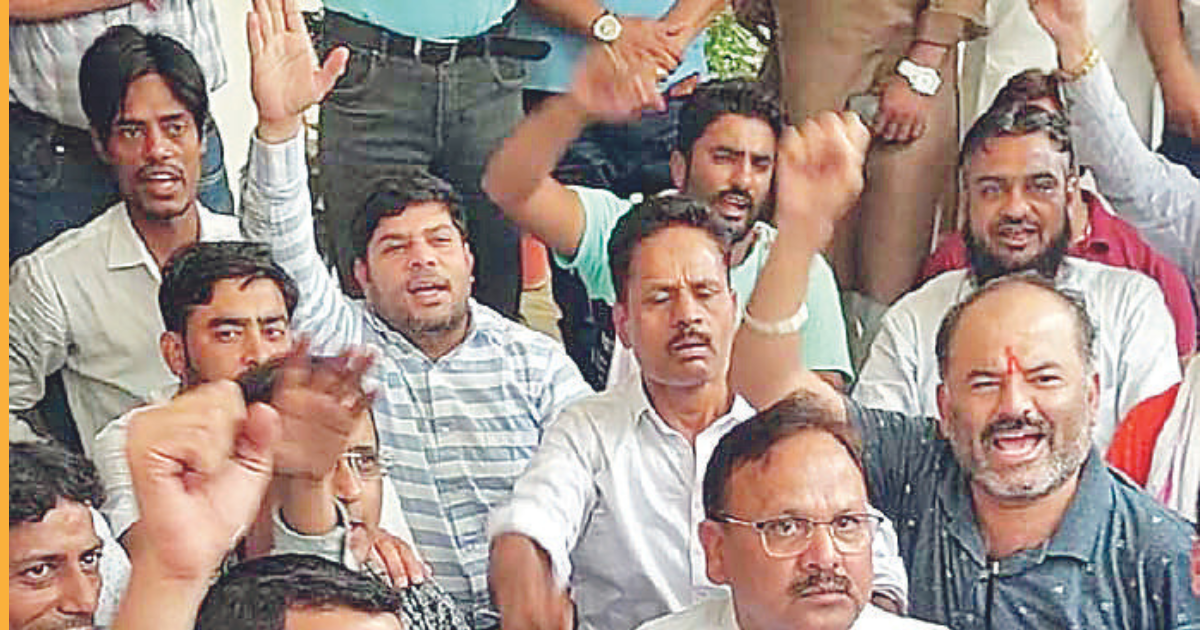 Miffed over docs’ transfer, Cong MLA protests at Min’s residence